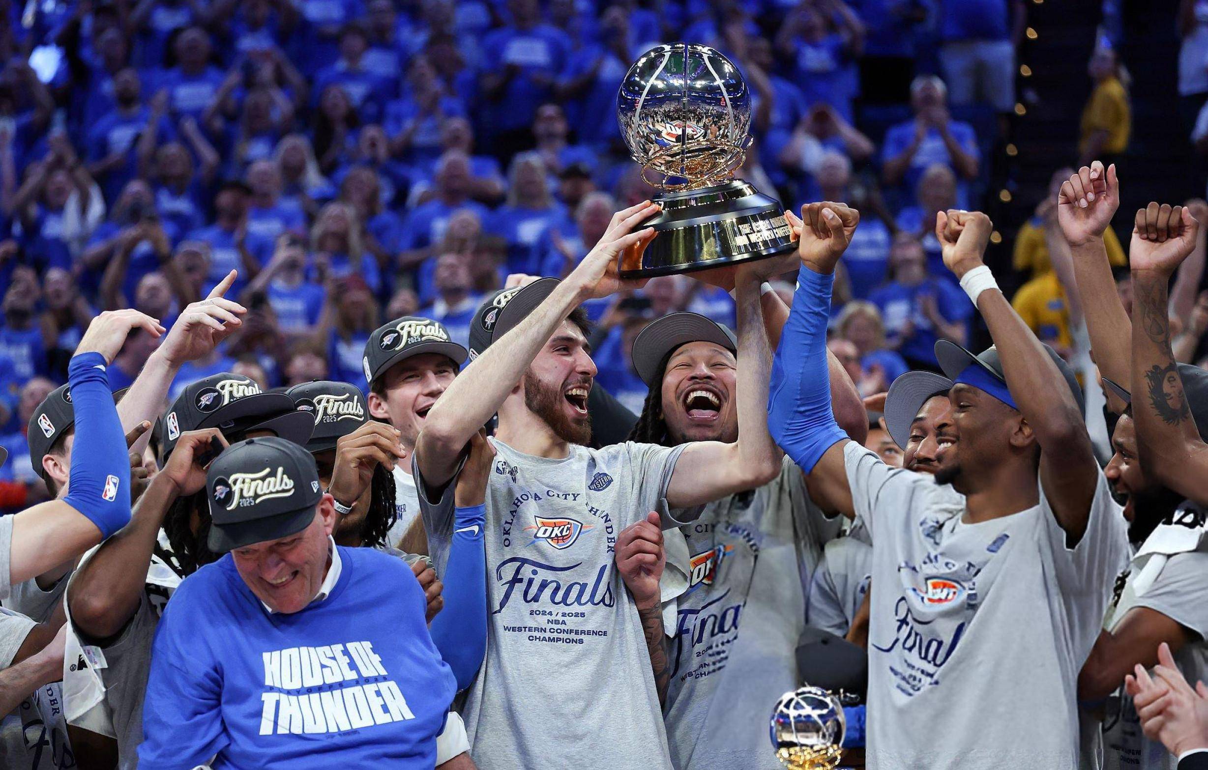 转折点！孟菲斯灰熊调整名单，NBA总决赛赛后攻防权衡，引发热议，赛程密集仍需轮换的简单介绍九游体育游戏入口