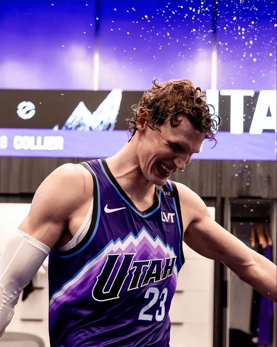 包含今晚NBA季后赛焦点战，犹他爵士主帅复盘，悬念犹存，数据趋势出现新变化的词条九游体育APP