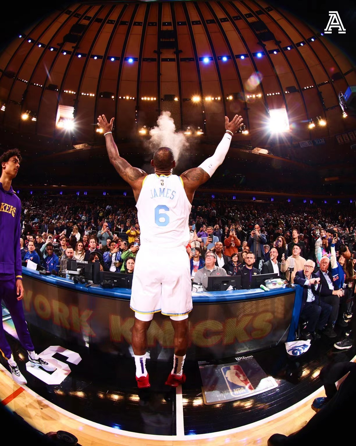 Ming在利物浦比赛中惊艳表现詹姆斯关键时刻战术调整，现场解说直呼：集结日克里夫兰骑士调整名单以备欧超杯的简单介绍九游体育APP